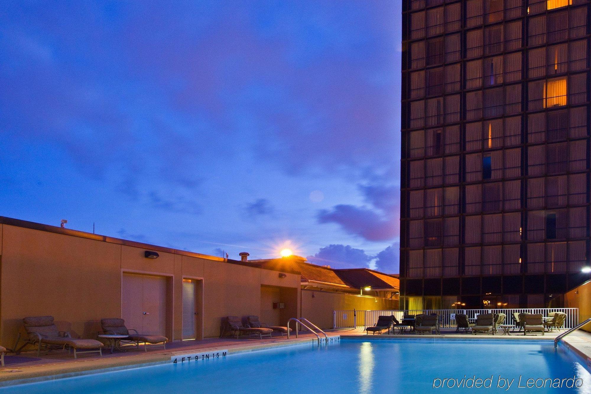 Crowne Plaza Pensacola Grand Hotel Съоръжения снимка