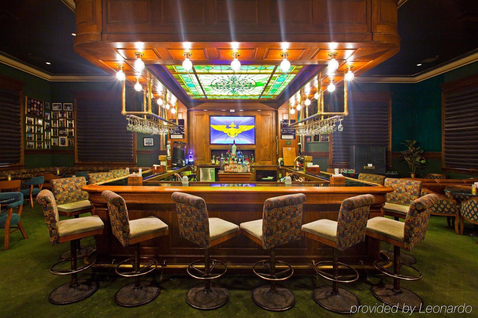 Crowne Plaza Pensacola Grand Hotel Ресторант снимка