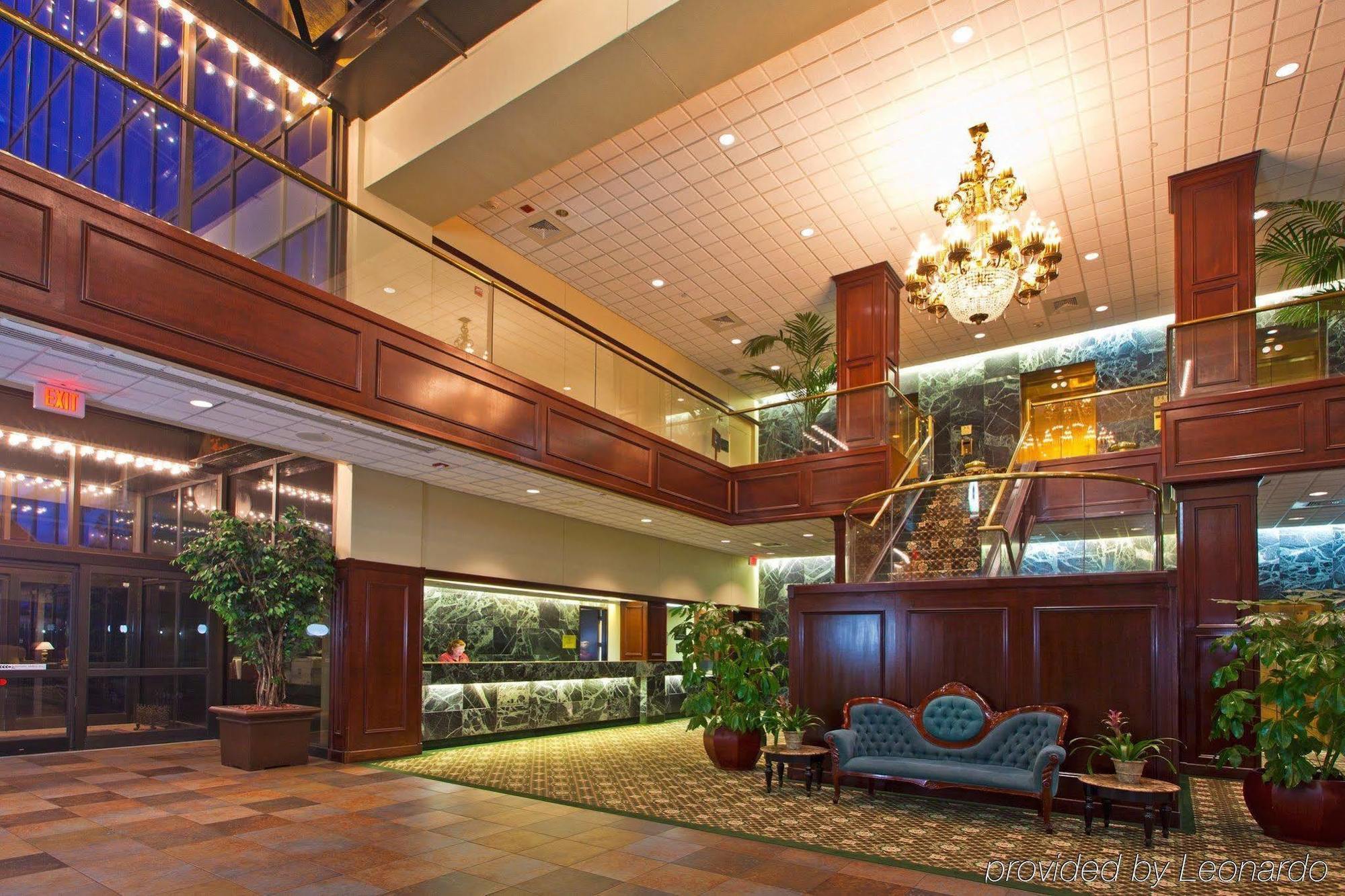 Crowne Plaza Pensacola Grand Hotel Интериор снимка